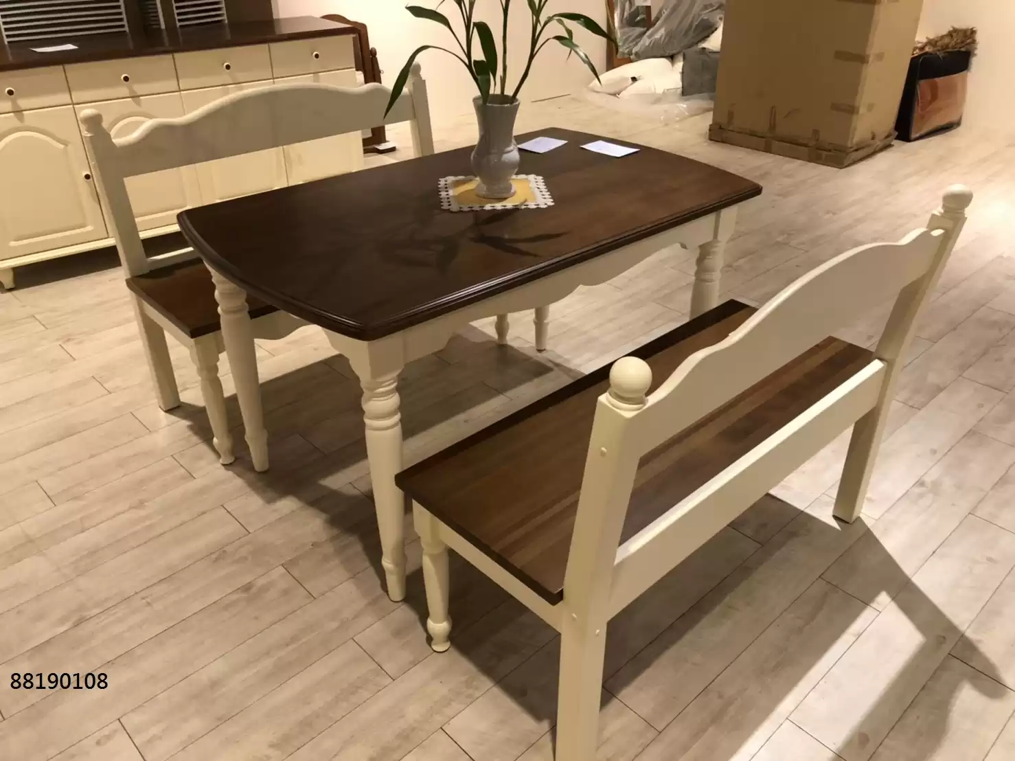 實木大桌與實木長板凳的時尚實用-台中二手家具
